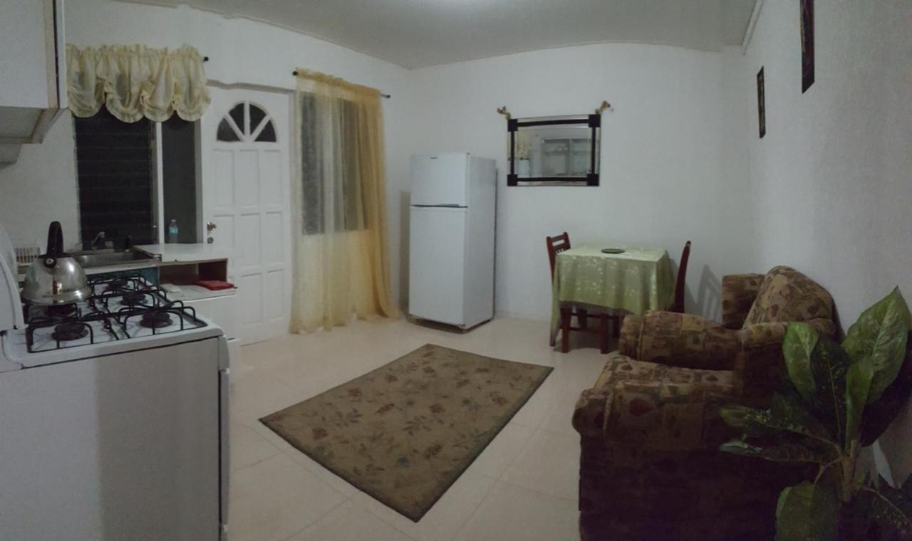 Cynson Villa Holiday Accommodations Christ Church Exteriör bild