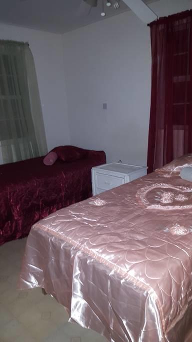 Cynson Villa Holiday Accommodations Christ Church Exteriör bild